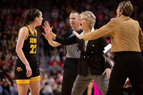 Iowa Hc Lisa Bluder Explains Why She Gives Caitlin Clark Technical