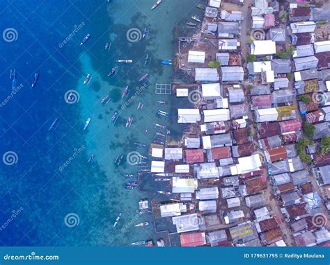 île La Plus Peuplée Du Monde Image stock Image du densité attraction