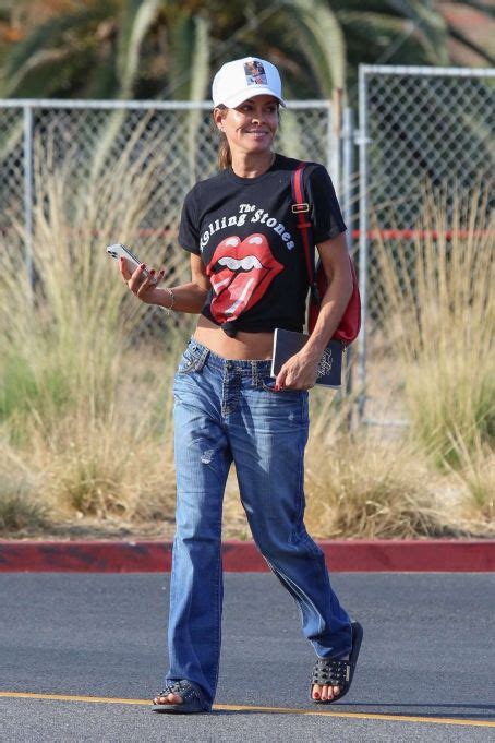 Brooke Burke Wearing A Rolling Stones Shirt At Malibu Country Mart