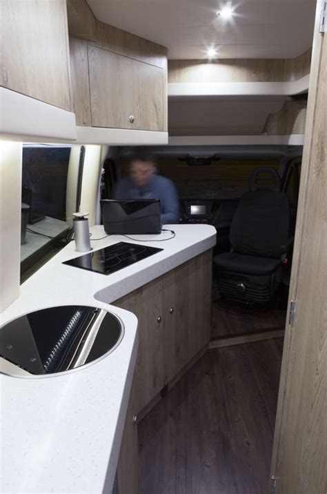 Innova Automotive Campers En Yachting Iveco Daily Mobiel Kantoor Op