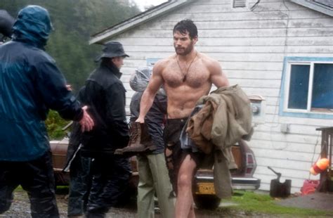 New Man Of Steel Set Photo Bearded Clark Kent Goes Shirtless