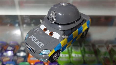 Mattel Disneypixar Cars 2 Mark Wheelsen British Police Officer