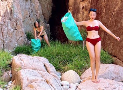 Hình ảnh những phụ nữ mặc bikini nhặt rác ở Vườn Quốc gia Núi Chúa khiến dư luận trái chiều