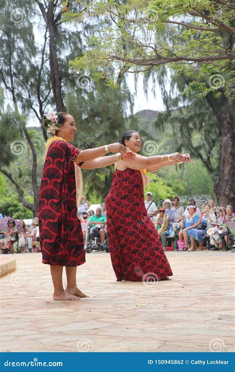 Honolulu Hawaii 5 2 2018 Beautiful Hawaiian Women Performing