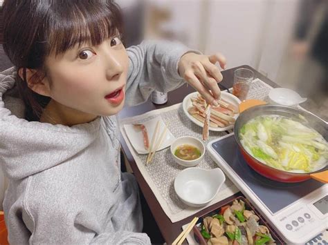 佐藤夢さんのインスタグラム写真 佐藤夢instagram「蟹すき🦀 軟乳 グラビア 黒髪ロング 大阪で一番可愛い子 おは