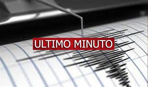 Alerta De Tsunami Fuerte Terremoto De Magnitud 7 8 Preliminar Hace