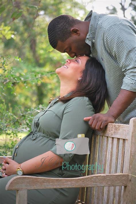 Pin By Rachel Robinson On Maternity Photo Ideas Couple Pregnancy