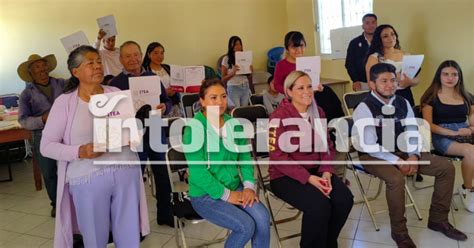 Entrega Itea Tlaxcala certificados de educación básica en Soltepec