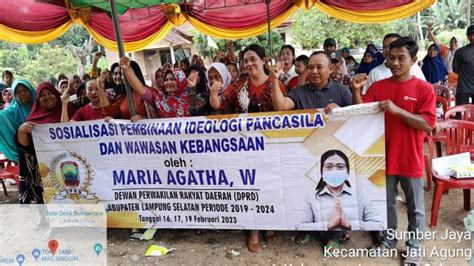 Maria Agatha Wartinem Anggota DPRD Lamsel Fraksi Golkar Gelar