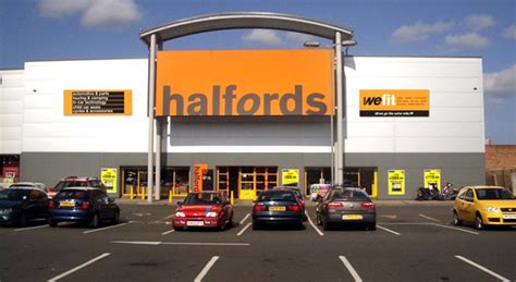 The 'O' in the Halfords logo. : r/mildlyinfuriating