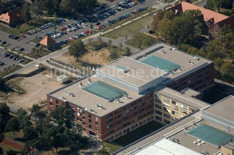 Berlin Aus Der Vogelperspektive Klinikgel Nde Des Krankenhauses Helios