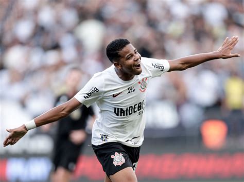 Dois Gols De Wesley Corinthians Vence O Fluminense Pelo Brasileiro