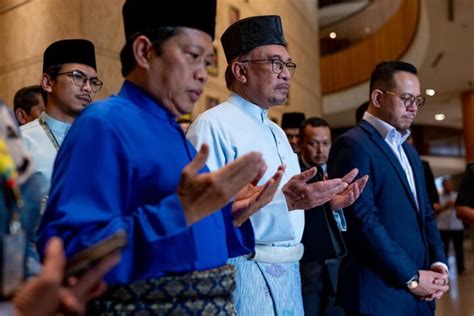 Photo Gallery Pm Anwar Tables Malaysia Madani Budget In Dewan Rakyat