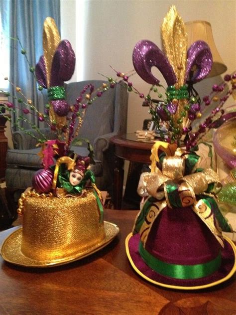 Items similar to Mardi Gras Table Arrangement on Etsy