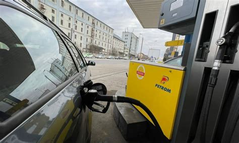 SURSE Coaliția a decis să nu plafoneze prețul carburanților La cât a