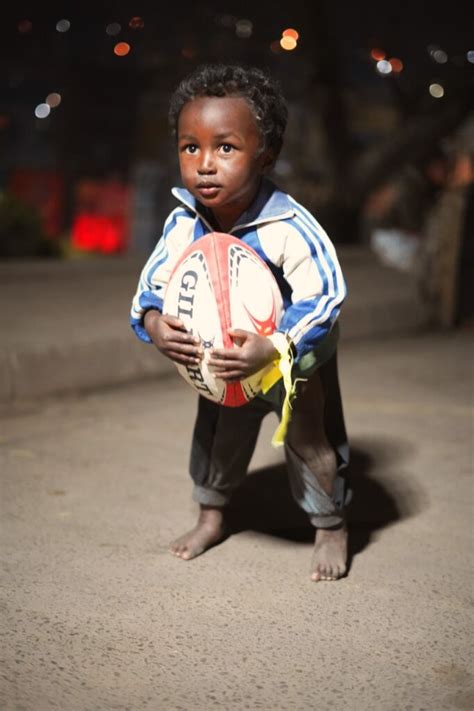 Soigner Les Enfants Des Rues De Madagascar