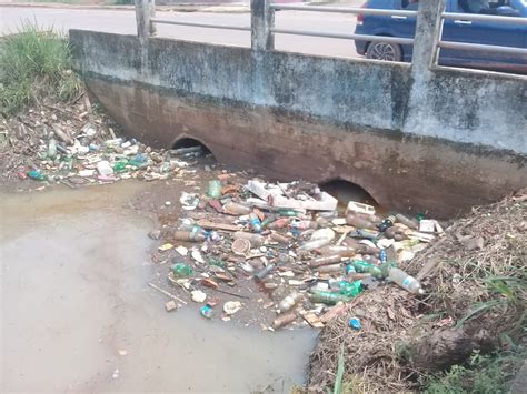 Moradores De Santana Reclamam Da Falta De Limpeza Em Canais