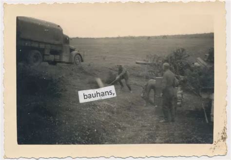 FOTO WEHRMACHT LKW Flak Geschütz Soldaten 2 WK 4532a EUR 4 00