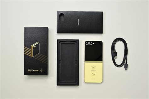 Galaxy Z Flip6 Olympic Edition: Unboxing That Phone on the Olympic ...