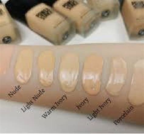 Avon Power Stay tečni puder NUDE Kupindo