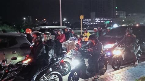 Jelang Hari Raya Idul Fitri Pemudik Roda Dua Dominiasi Jalan Arteri