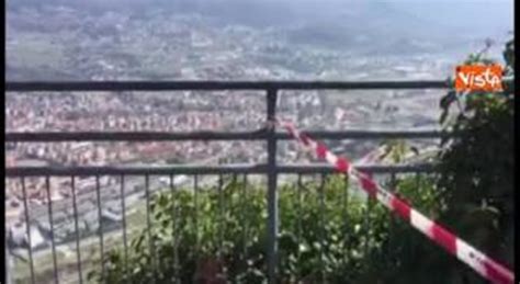 Uccide I Due Figli E Poi Si Getta Nel Dirupo Dramma A Trento