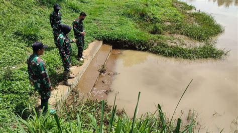 Sektor Citarum Harum Antisipasi Banjir Pengecekan Debit Air Sungai