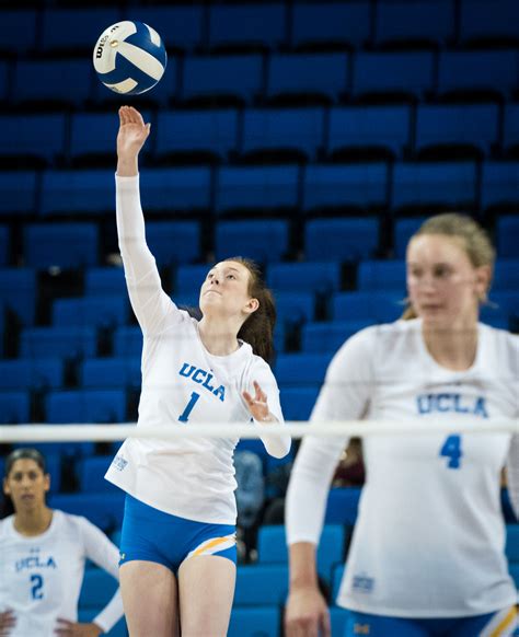 With Tough Pac Opponents Looming Womens Volleyball Preps For