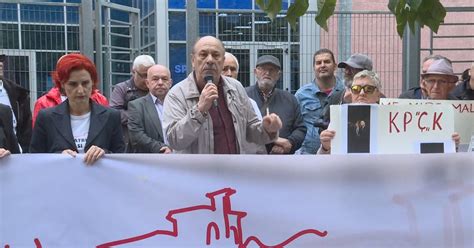 Protesta P R Shembjen E Teatrit Spak Pal Me Mafian Budina I