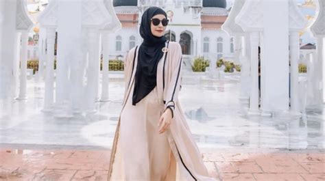 Tampil Modis Dengan Hijab Intip Outfit Stylish Busana Muslimah Ala