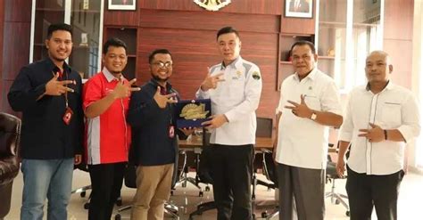 Bupati Freddy Thie Ingin Jaringan Telkom Sampai Ke Daerah Wisata