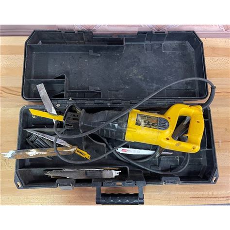 Dewalt Reciprocating Saw W Case Model Dw303