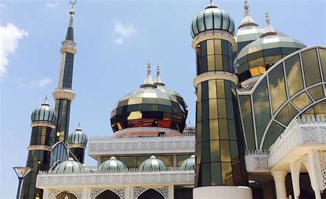 Visit The Crystal Mosque On Wan Man Island, Malaysia - Zafigo