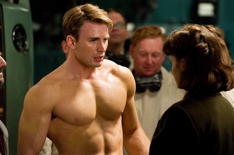 Chris Evans Lands Peoples Sexiest Man Alive 2021 Title