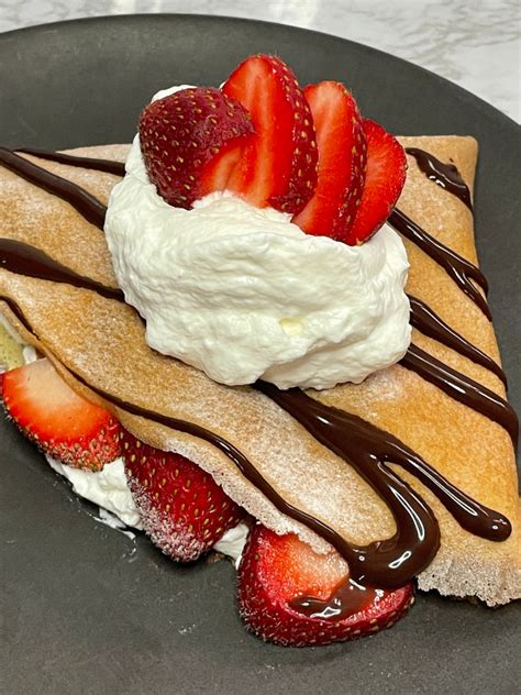 Nutella Crepes With Ice Cream