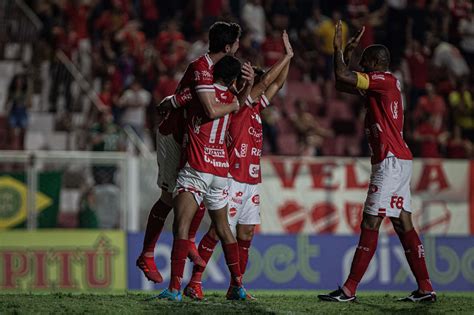 Gol No Final Vila Nova Bate Guarani No Oba E Respira Na S Rie B