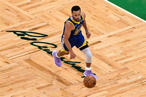 Stephen Curry história títulos salário e recordes na NBA