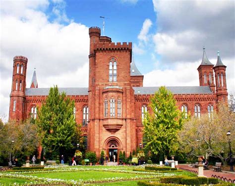 Smithsonian Castle - Heroes Of Adventure