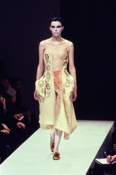 Comme des Garçons Fall 1997 Ready to Wear Collection Vogue