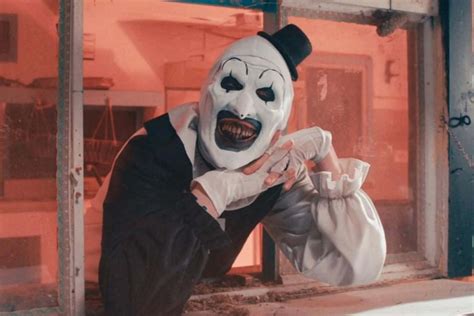 Download Art The Clown Sinister Gesture Wallpaper