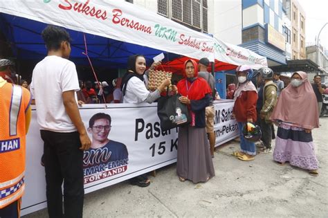 Dorong Daya Beli Masyarakat Emak Emak Relawan Sandiaga Uno Gelar Bazar