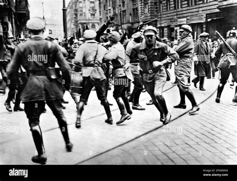 Germany Red Front Fighters Hi Res Stock Photography And Images Alamy