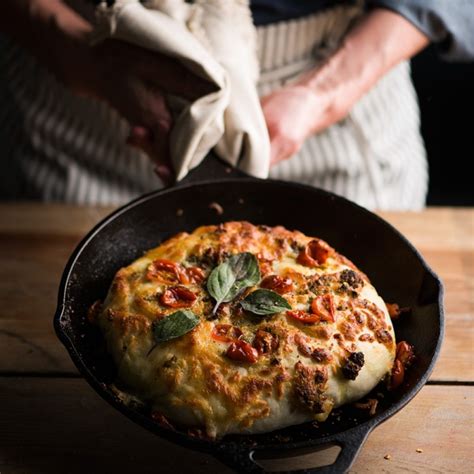 Focaccia Con Tomates Cherry Y Albahaca Enmicasa