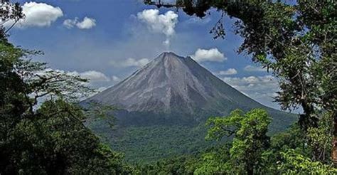 Descubre el majestuoso Volcán Arenal en Costa Rica Pueblos de Costa Rica