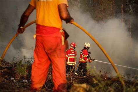 Mais De Operacionais Combatem Fogo Em Castelo Branco Autarca