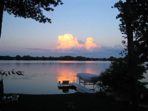 Golden Lake – A Golden Sight on a Golden Lake