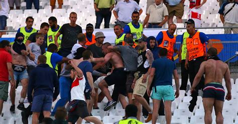 WM 2018 Russische Hooligans kündigen Festival der Gewalt an