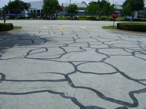 Hot Crack Fill Contractor Of Nashville R R Paving Of Nashville Offers Asphalt Paving