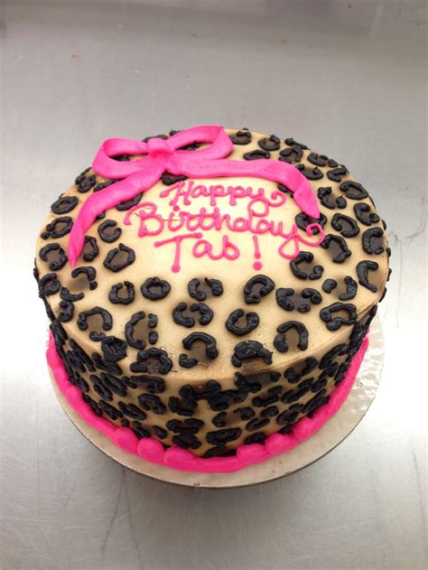 Cheetah Print Cake With Bow Cheetah Print Cakes Leopard Print Cheetah