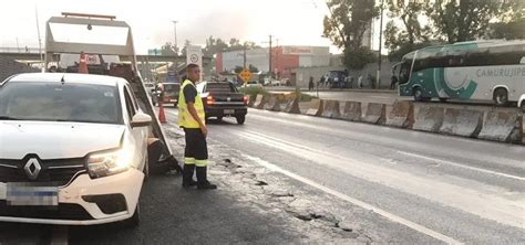 Batida Entre Micro Nibus Carro E Motocicleta Em Br Deixa Dois